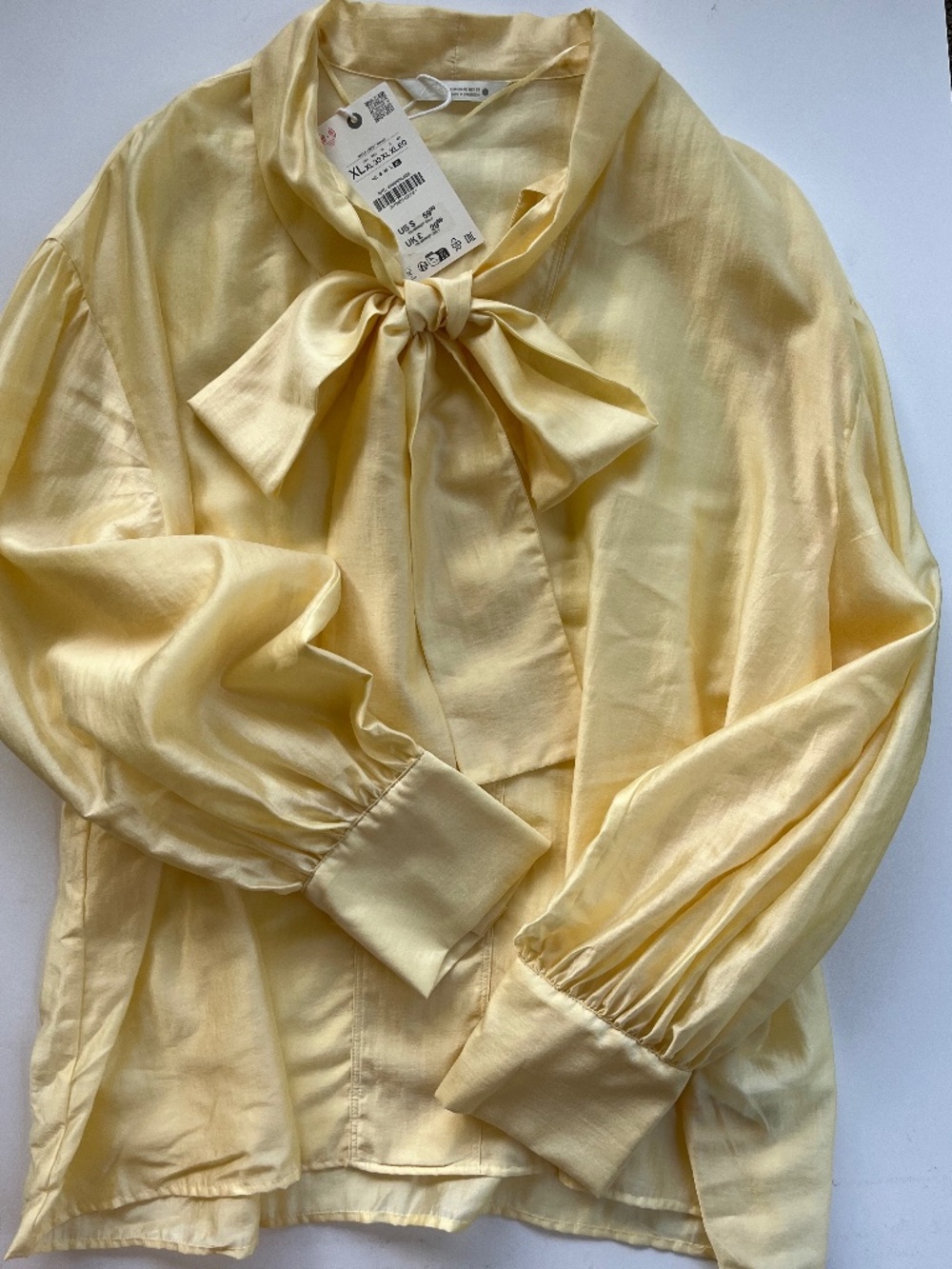 Zara butter yellow Kto cell V-neck blouse with Bow Detail XL